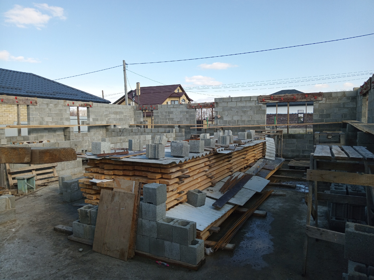 Наш дом изнутри, начало апреля 2025г.