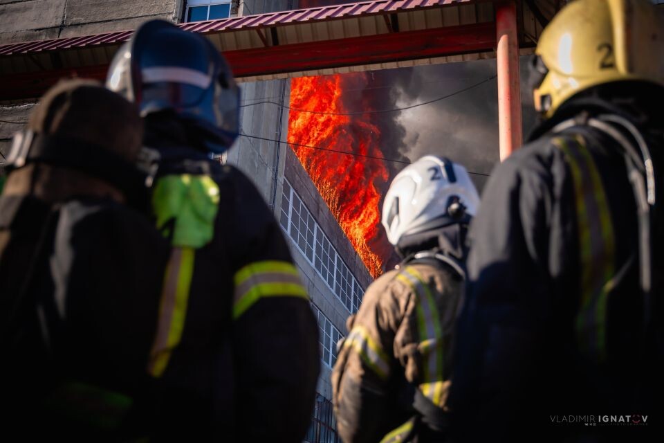    Пожар в Барнауле. Источник: Владимир Игнатов
