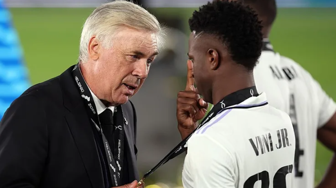 Анчелотти и Винисиус