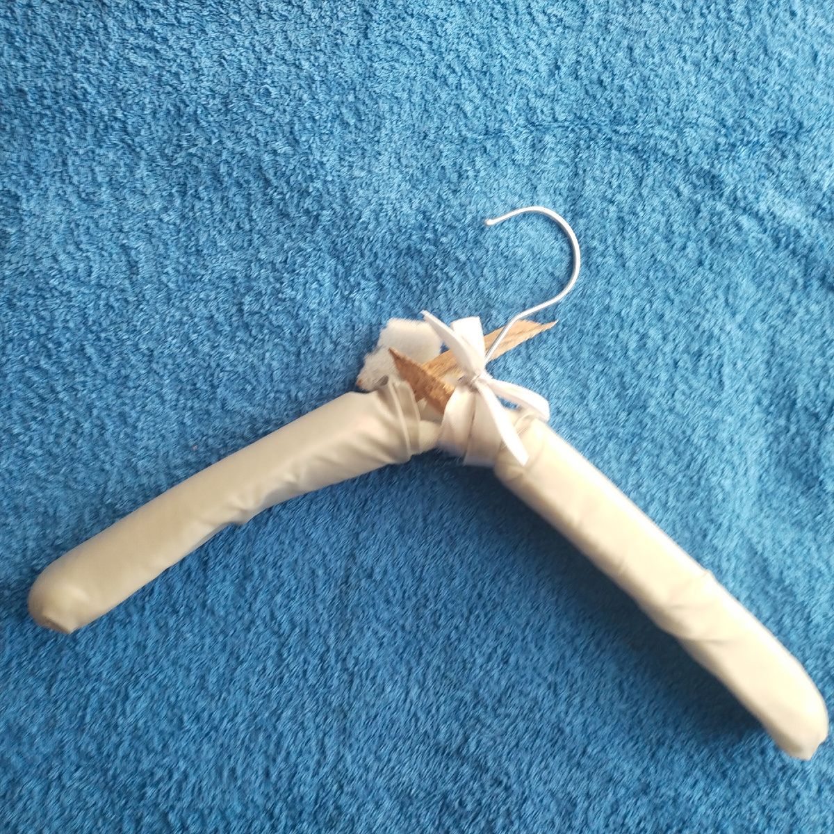 А внутри, оказывается, деревяшка гнилая