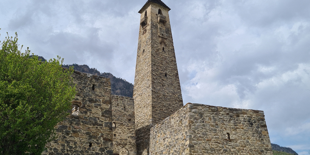 По горной части Ингушетии с джипером из Кисловодска (регион Кавказские Минеральные воды).