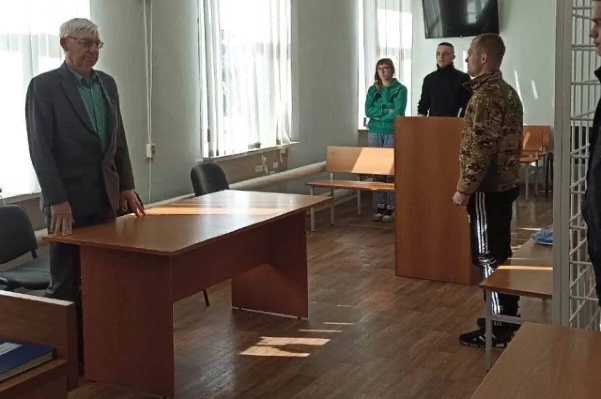    Экс-сотрудника свердловской колонии осудили за коррупцию