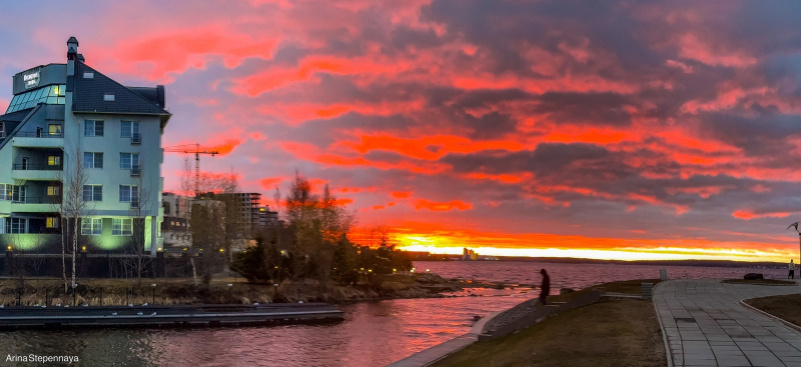    Небо над Петрозаводском вспыхнуло тысячей разноцветных огнейАрина Степенная
