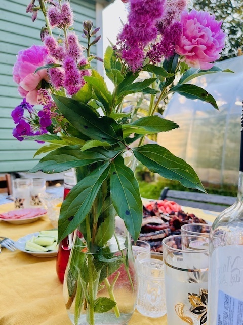 Майские уже ближе...(фото из личного архива)