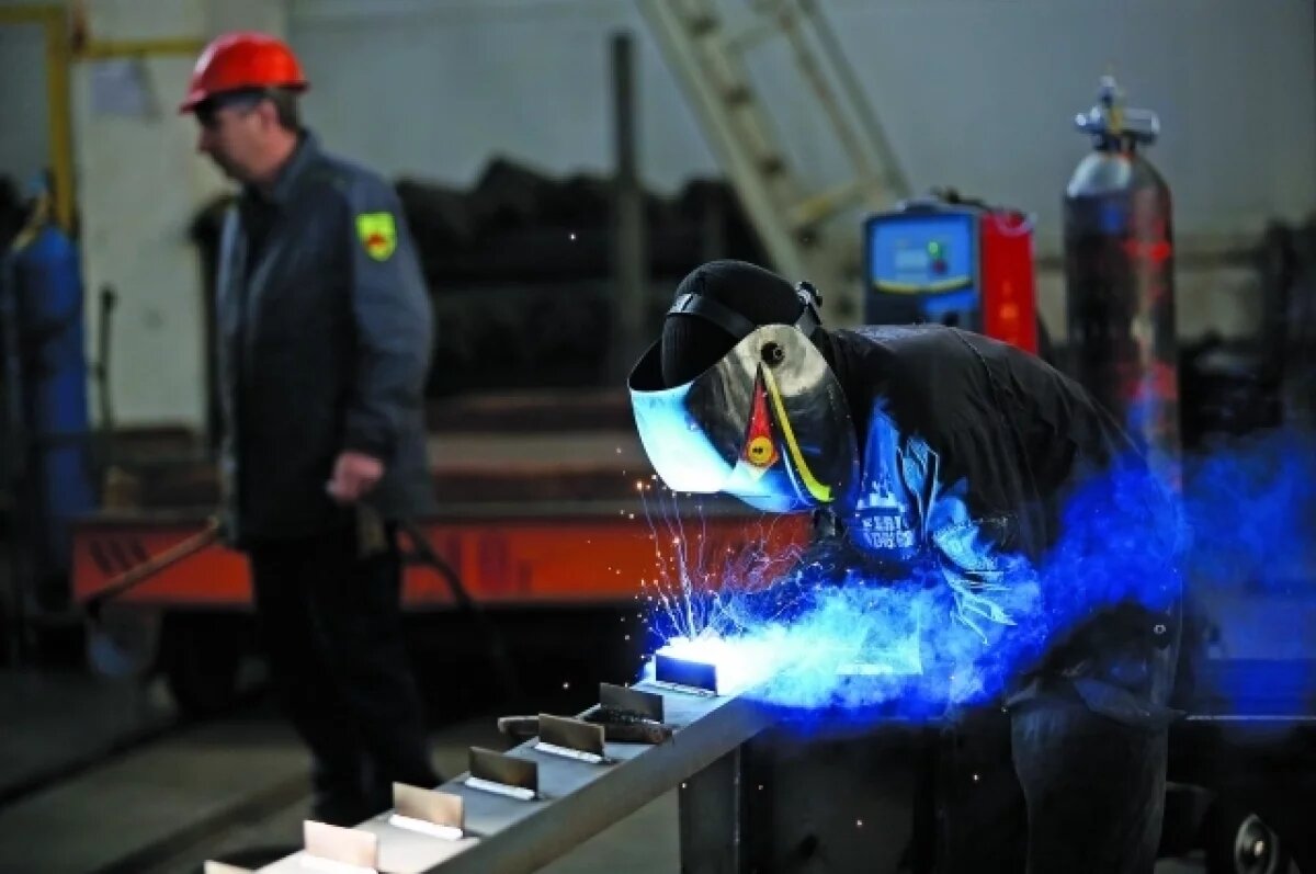    Если в 2023 году на Кубани искали 195 тысяч «синих воротничков», то в 2024-м – более 225 тысяч.