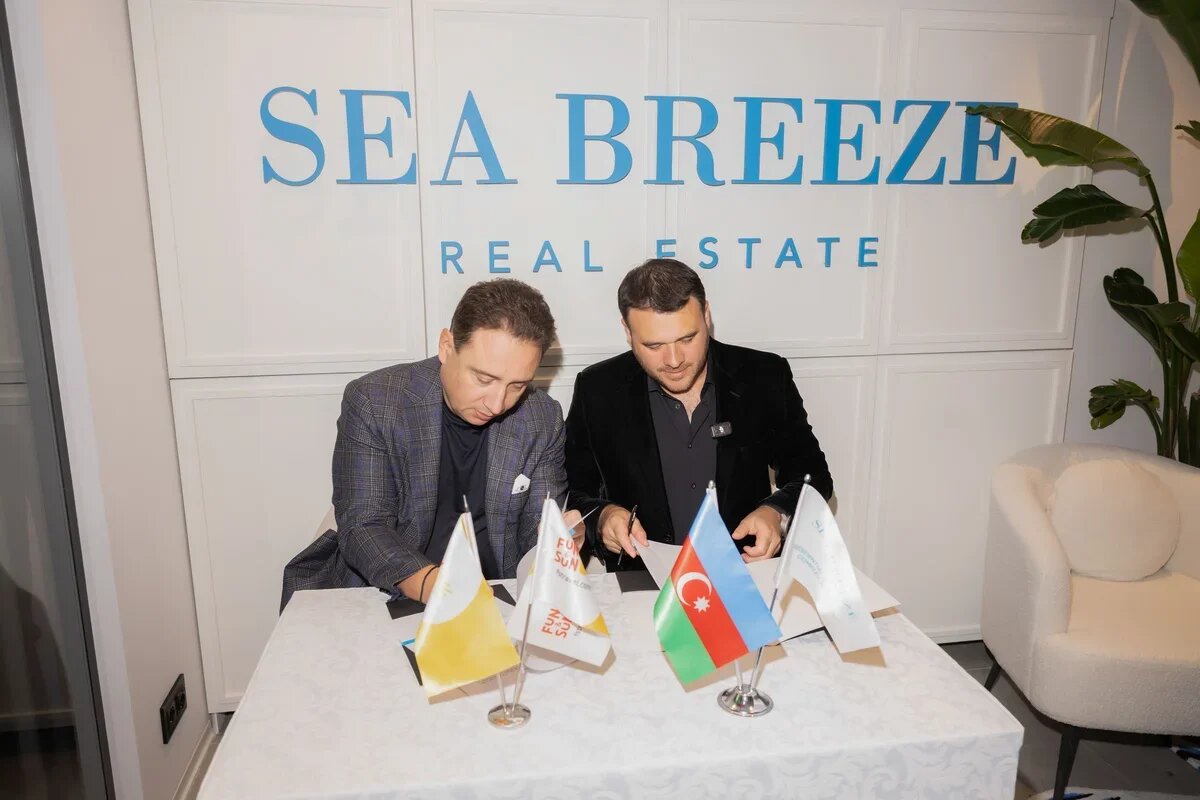    Тарас Демура и Эмин Агаларов на церемонии подписания меморандума. Фото: FUN&SUN