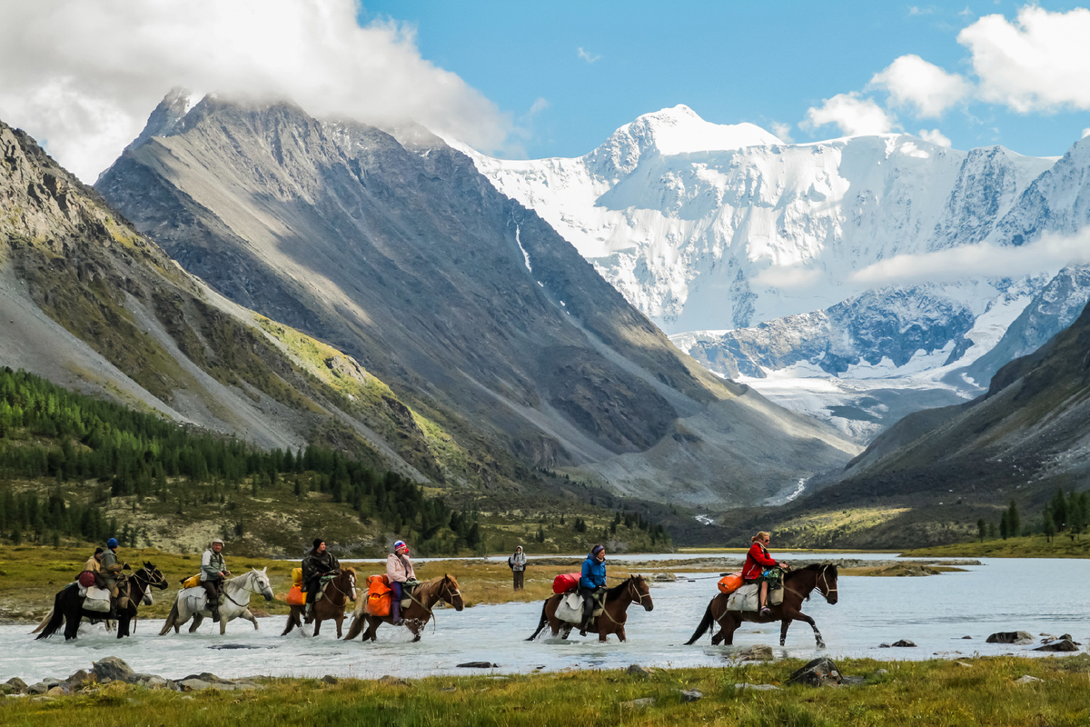 Гора Белуха и Аккем - фото Валерия Степанюка