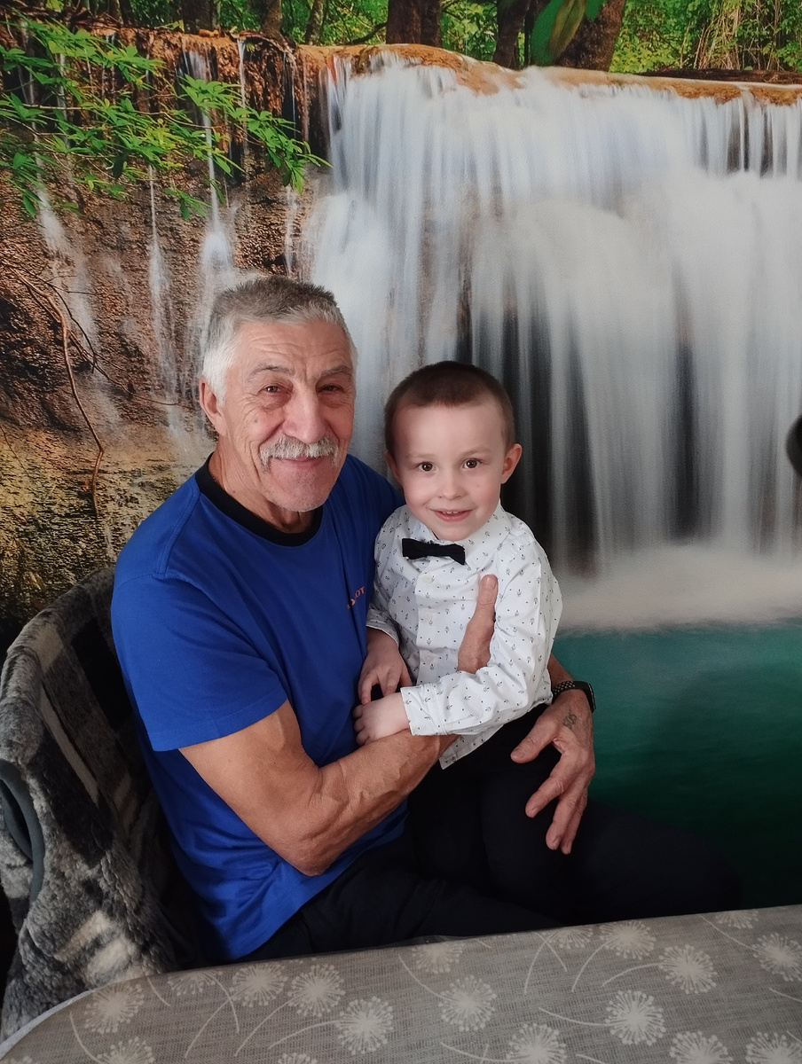 Два Евгения. Старый и малый🫠