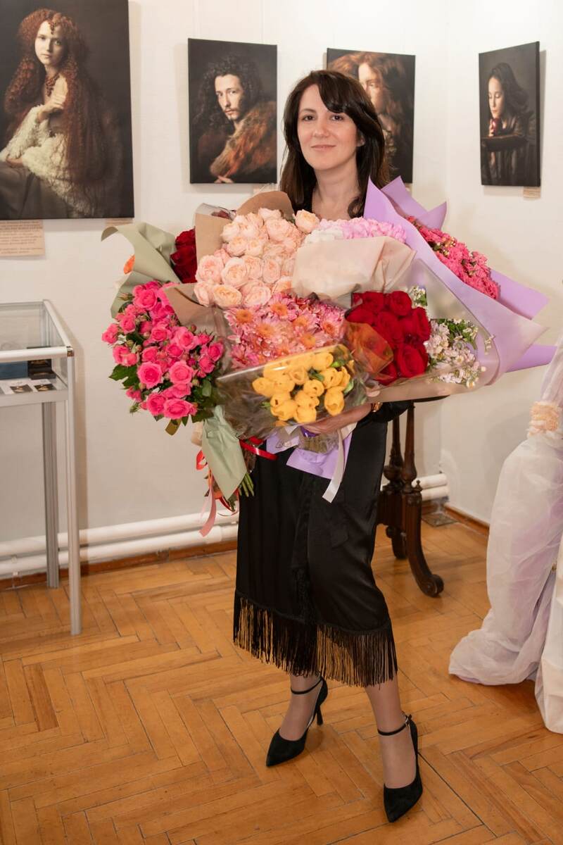 Фото с открытия выставки «Фотоживопись на холсте», из личного архива Нины Жихаревой