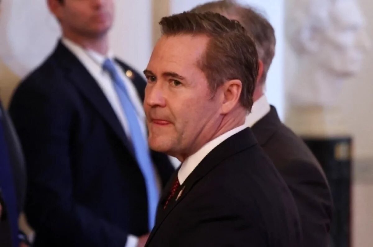    Уолтц: США дали понять, что руководить помощью Украине должна Европа