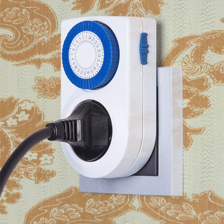 Таймер включения света в курятнике - Вот и весь секрет!