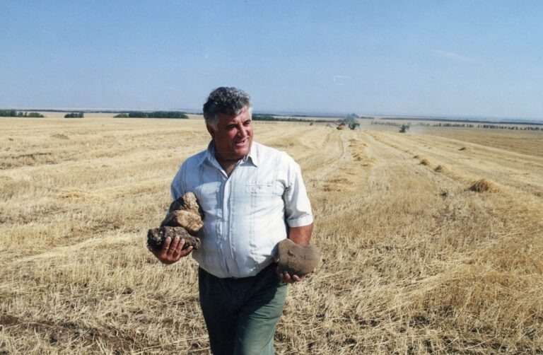    Наш вице-премьер. В день 85-летия в Оренбуржье вспоминают Александра Заверюху Белов Михаил Александрович