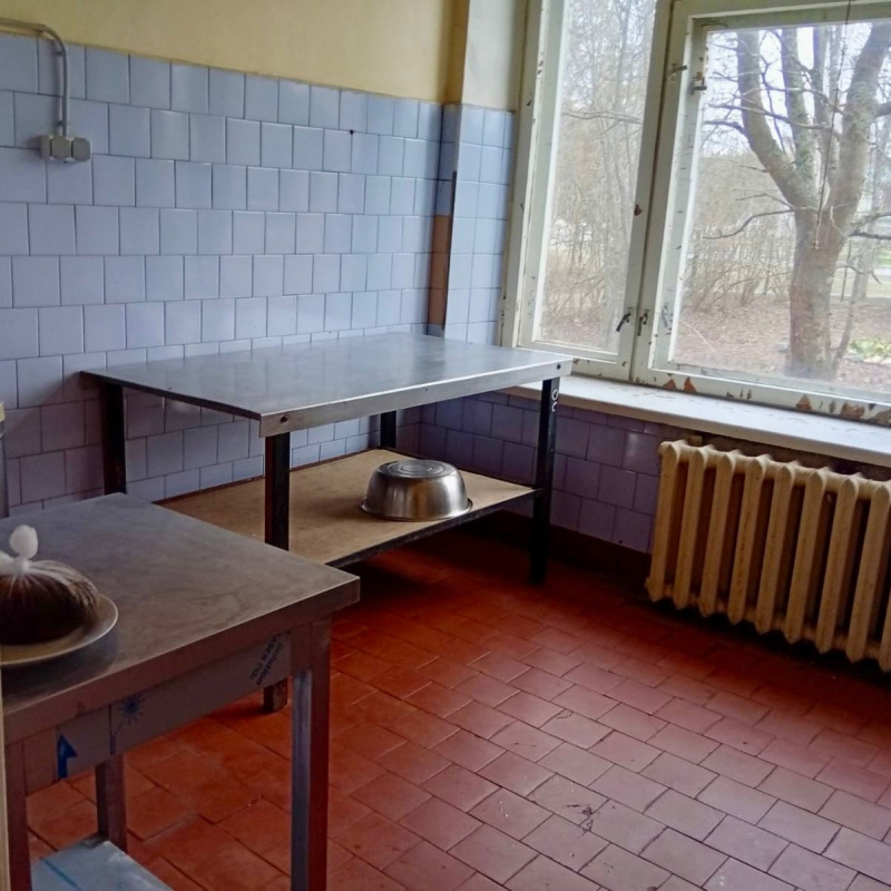    Власти Прионежья взяли под контроль школьную столовую, где детям дали макароны с жуками"КАРЕЛФОРНИЯ NEWS | Петрозаводск и Карелия" / VK