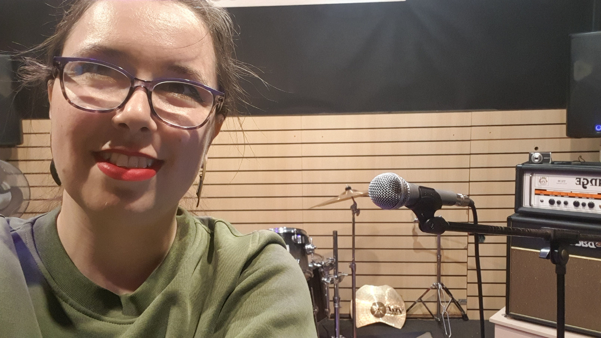 Селфи из студии,  на котором максимально хотела и её захватить в кадр).