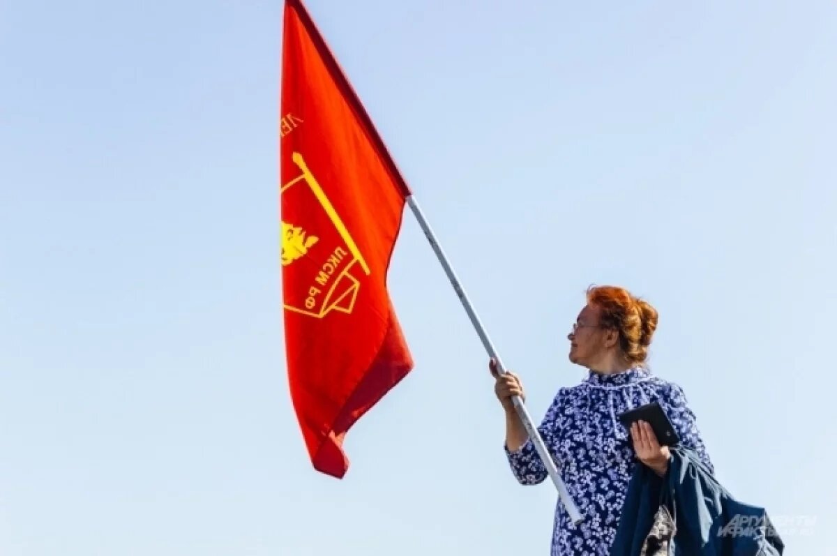    Открытки на 1 мая 2025: