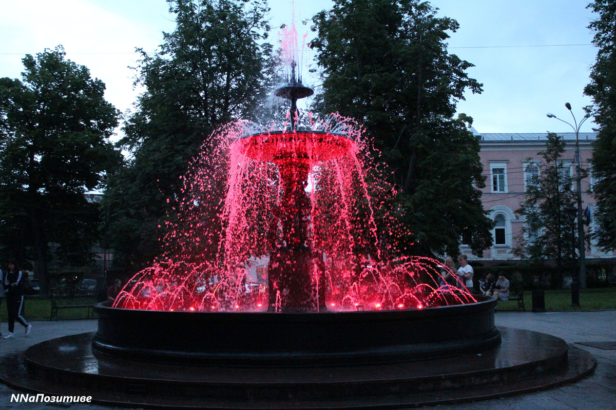 Фонтан на площади Минина и Пожарского
