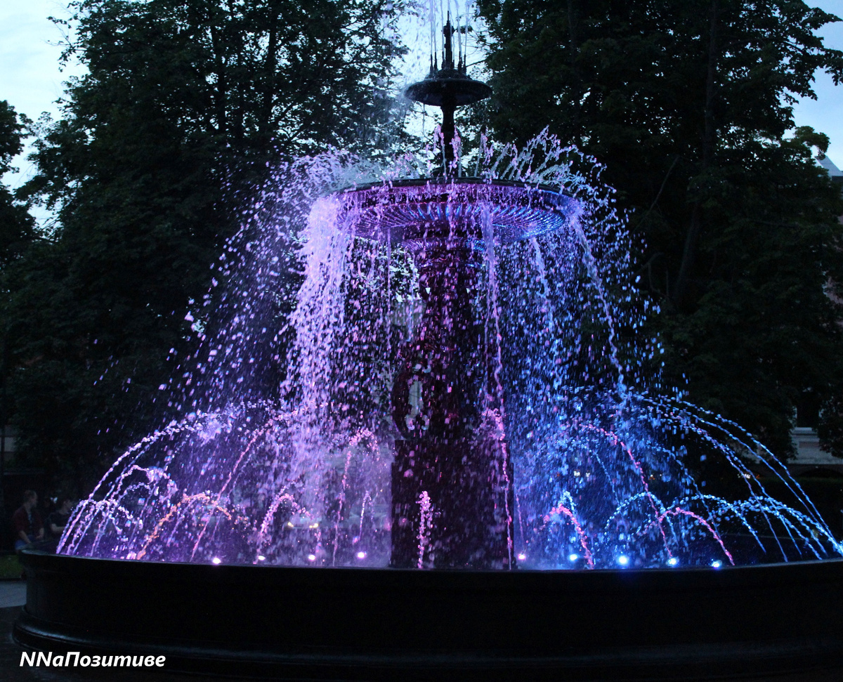 Фонтан на площади Минина и Пожарского