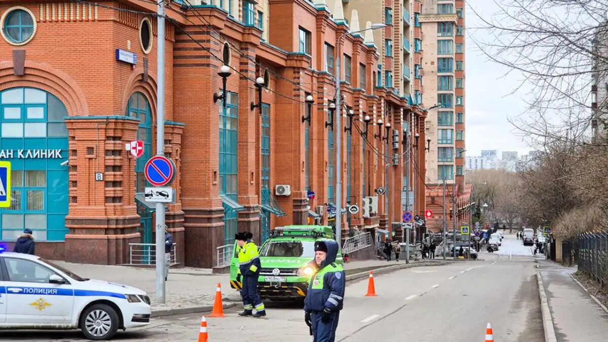    Обстановка на месте взрыва в ЖК "Алые Паруса". Архив