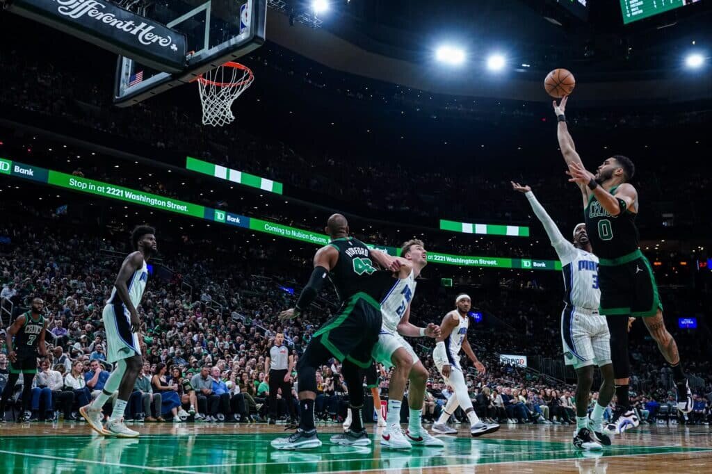    Цифра ноль на майке не имеет ничего общего с игровыми характеристиками Джейсона Тейтума. В матче с «Орландо» бостонец стал самым результативным игроком своей команды / Фото: David Butler II/Imagn Images via Reuters