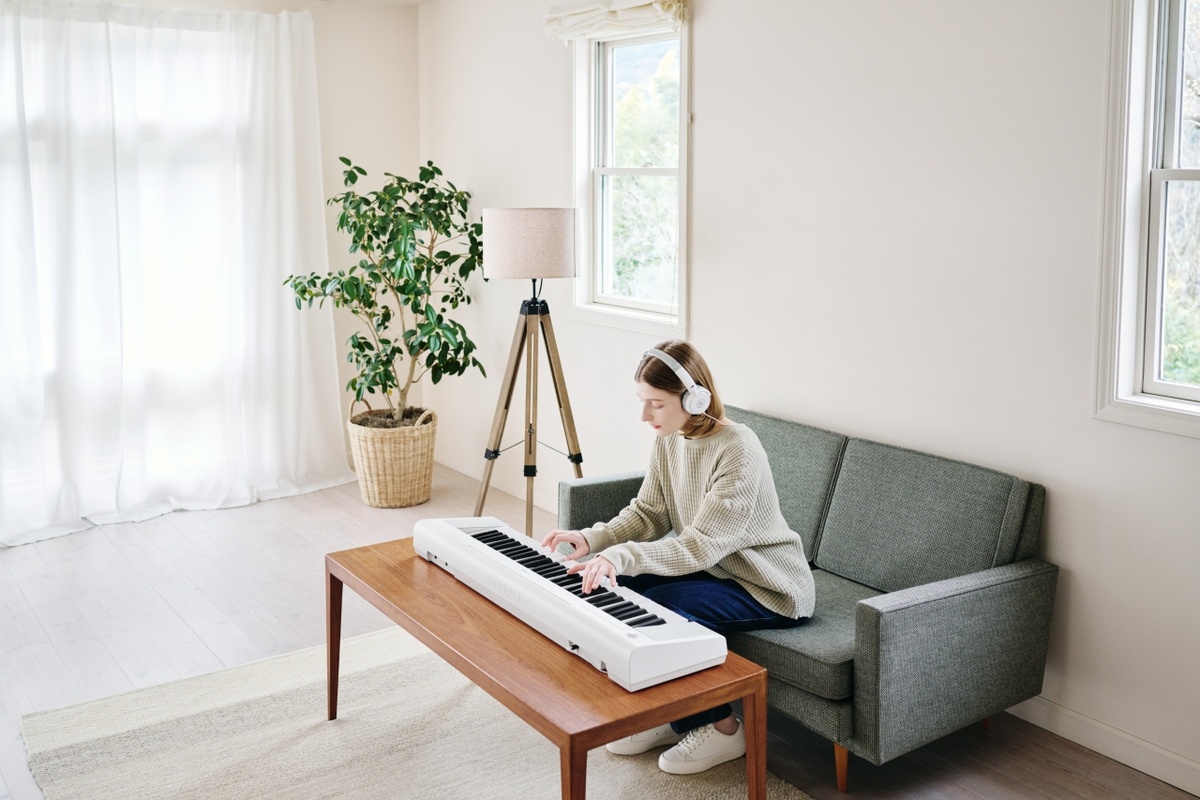 На Yamaha NP-15 можно заниматься в наушниках