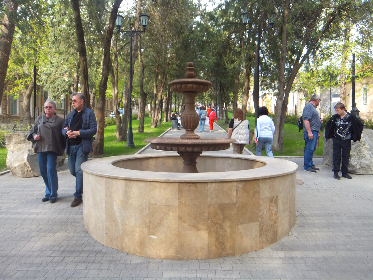 фото автора  прогулка по Верхнему бульвару