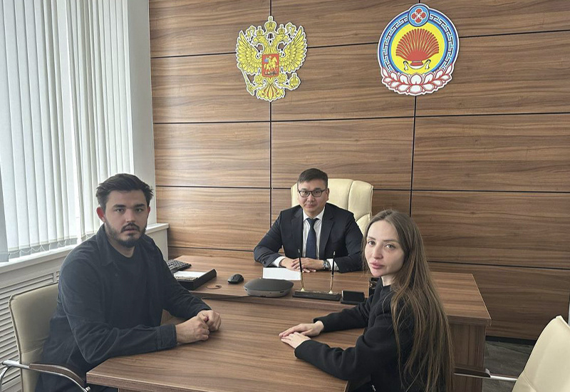 Психолог Ксения Мосунова на встрече с Заместителем Председателя Правительства Республики Калмыкия Алексеем Этеевым