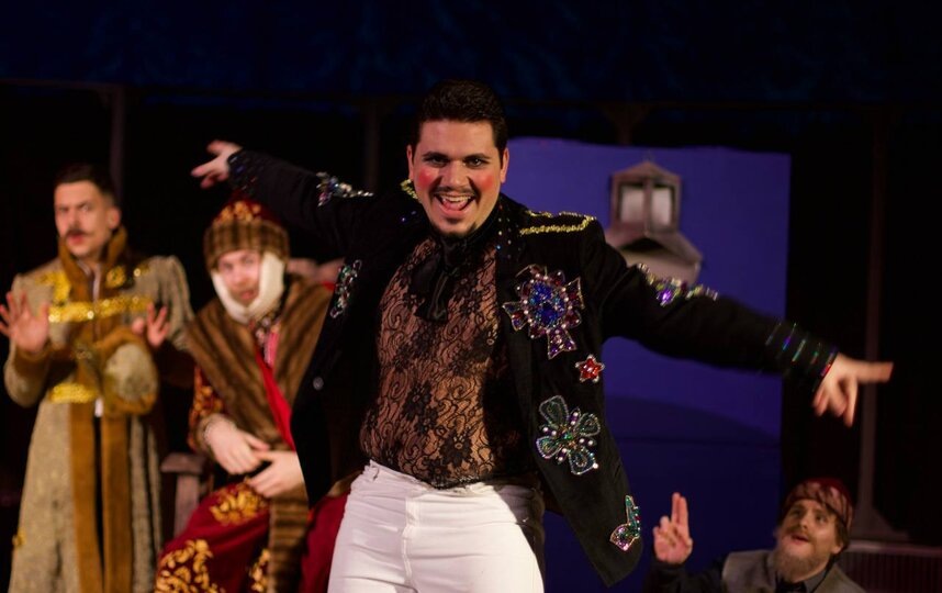    Иван Васильевич. Кадры из спектакля