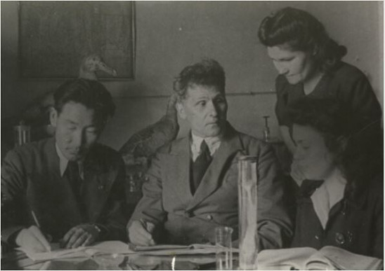 Михаил Кожов с сотрудниками ИГУ