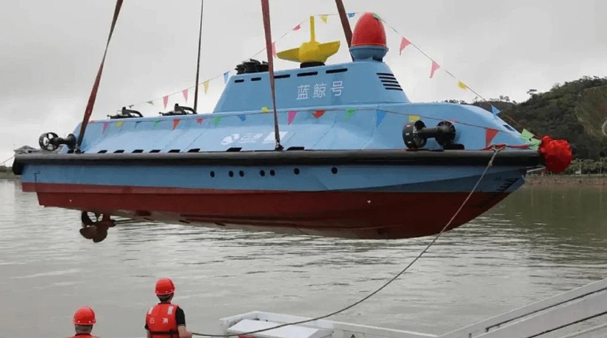    «Синий кит» — уникальный морской дрон, способный нырять под воду
