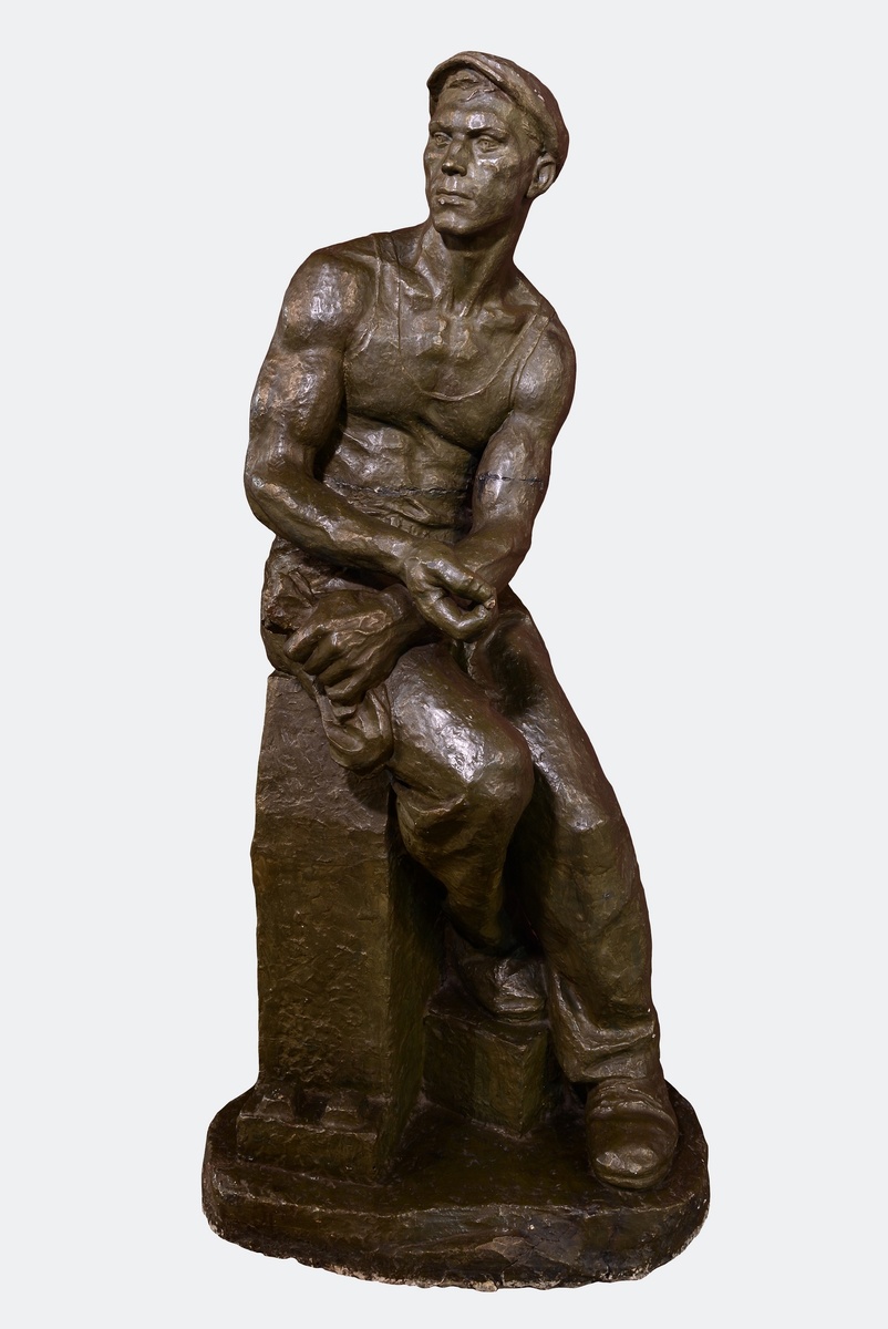 Плёнкин Борис Алексеевич «Рабочий» (Ленинград, 1957-1960 гг., гипс тонированный, литьё)