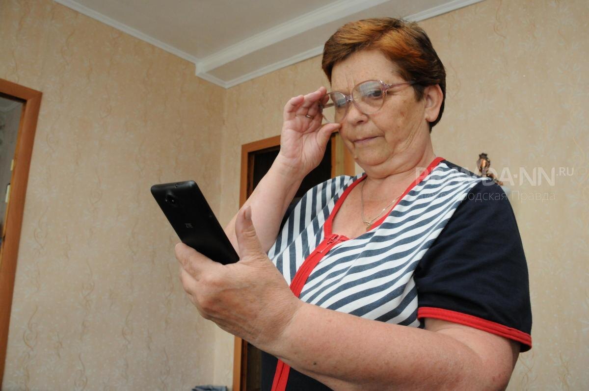    Людям старшего поколения мошенники сейчас активно рассылают сообщения о положенных им выплатах и льготах в честь Дня Победы