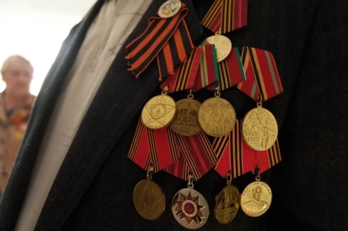    Юрист Соловьев: мошенники обманывают ветеранов, предлагая подарки к 9 мая