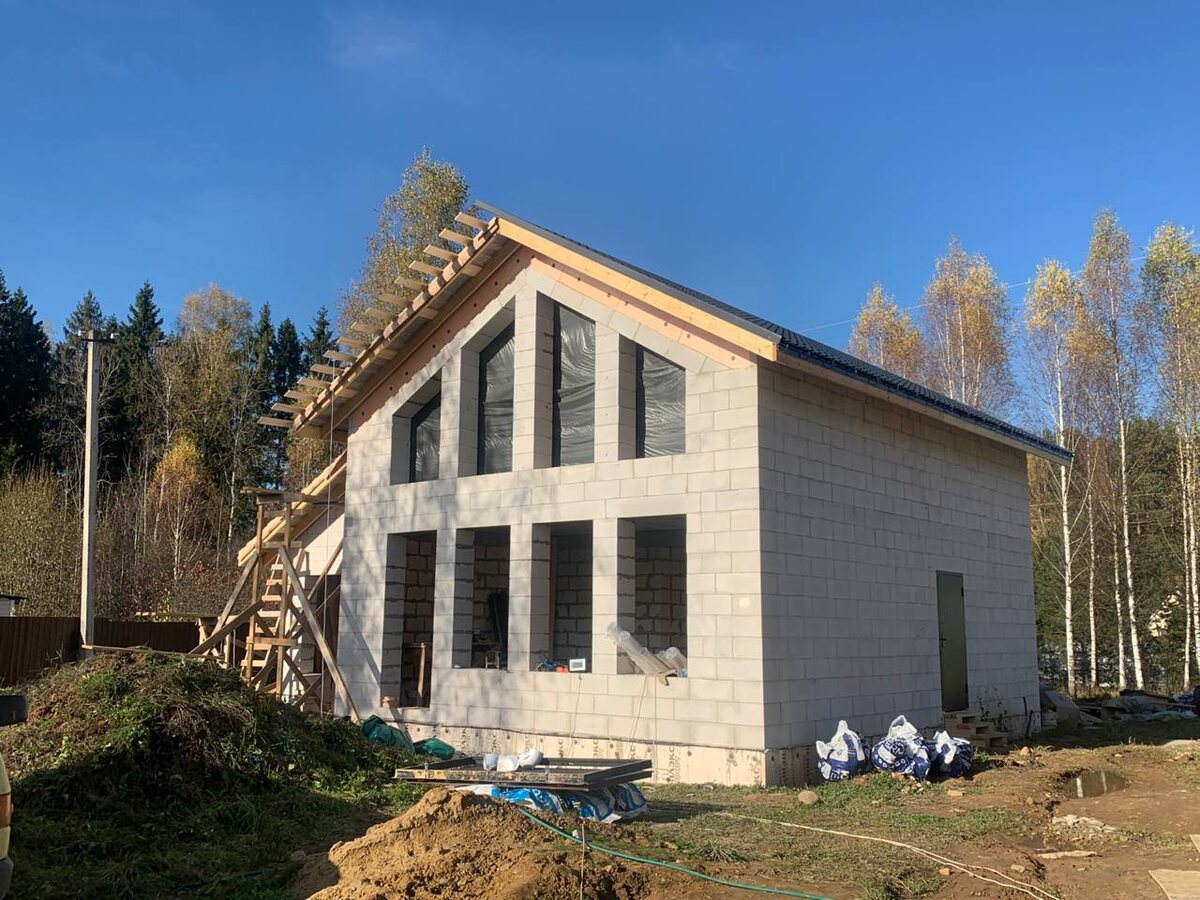 Дом из газобетона от компании «Интел Групп» в Подмосковье. Площадь постройки — 160 м²