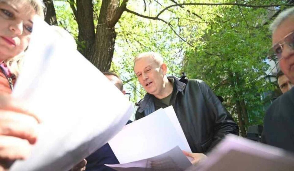     Дрозденко в Мариуполе. Источник: kp.ru Автор фото: Пресс-служба правительства ЛО