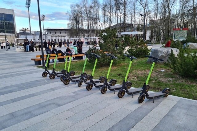    Самокаты создают дополнительную опасность для пешеходов. Фото: ГИБДД по Республике Коми