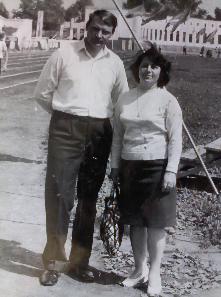 Папа и мама. Июль 1977 г. Фото неизвестного автора.