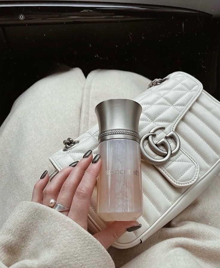 Les Liquidеs Imaginairеs, Вlаnсhе Веtе