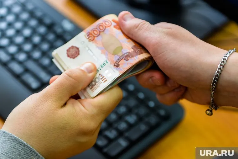 Зарплаты челябинцев достигли новых высот
Фото: Вадим Ахметов © URA.RU