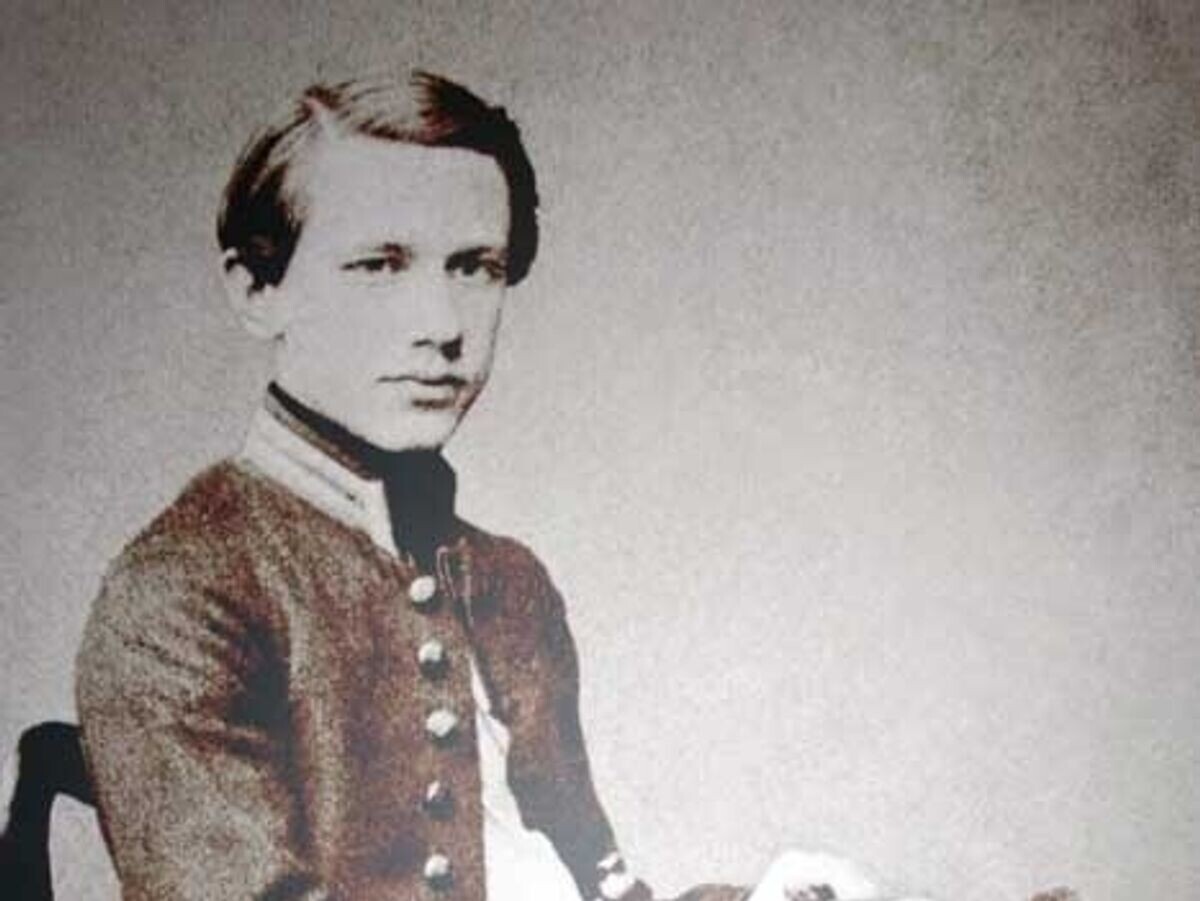    Петр Ильич Чайковский в 19 лет