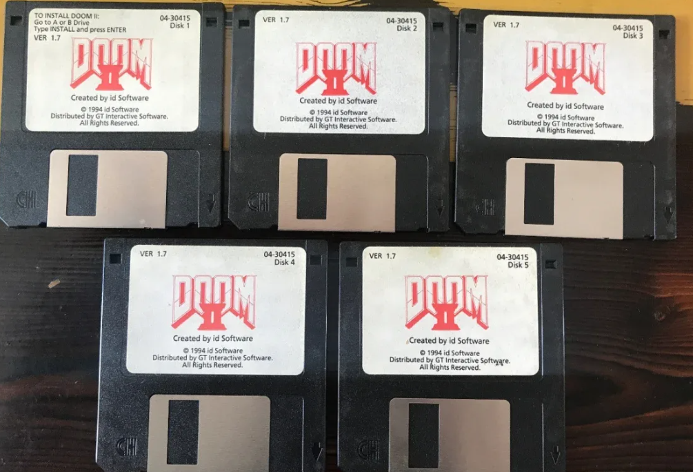 Установочные дискетки с игрой Doom 2