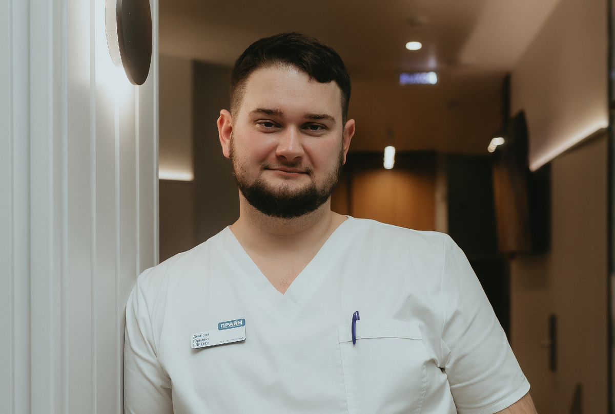 Дмитрий Юрьевич ведёт приём в двух филиалах: на Есенина, 110 и Интернациональной, 23.