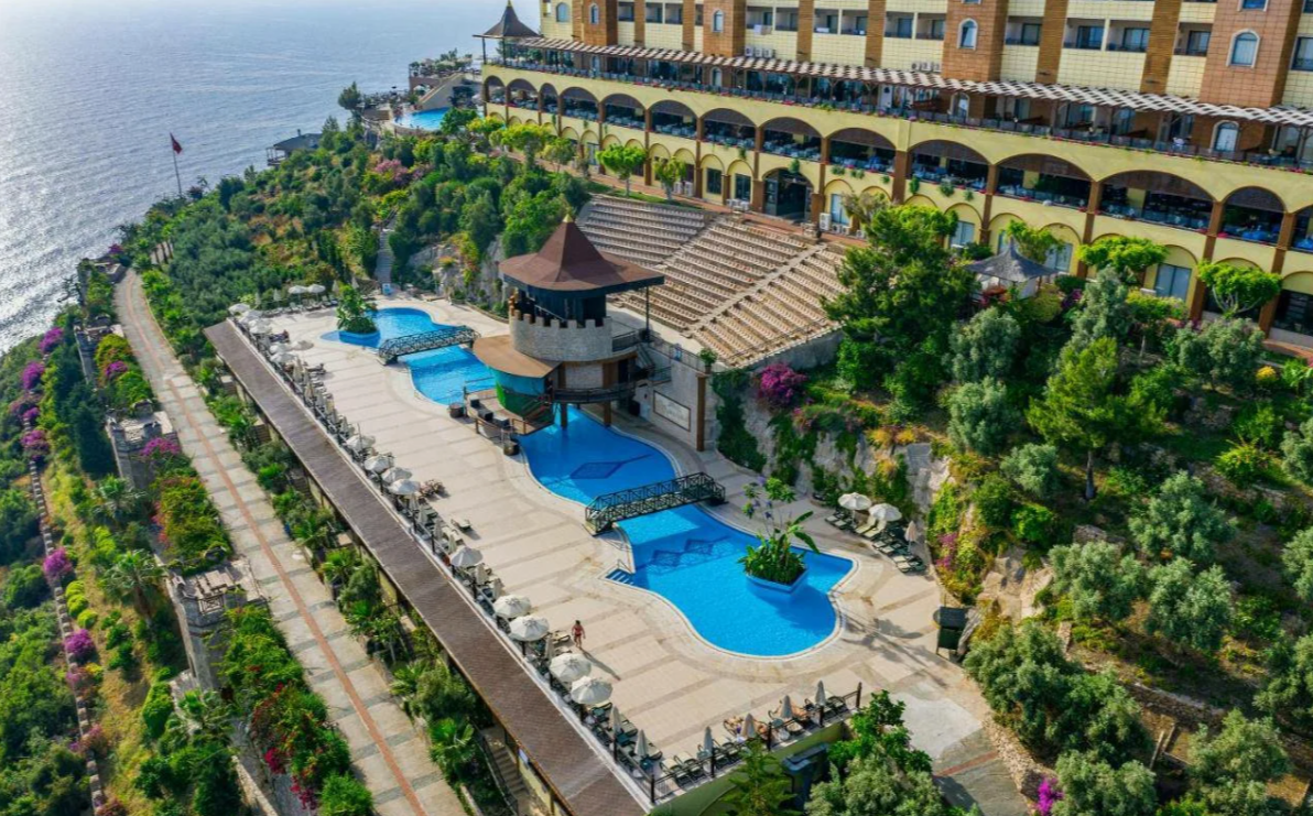 Фото с сайта https://tez-moscow.ru/hotels/turkey/alanija/54165/?tour_md5=z2a1d92b45a2a68f569bc4621d944e772&d=4&dates=03.04.2020%20-%2006.04.2020&night_from=3&night_to=3&adults=2