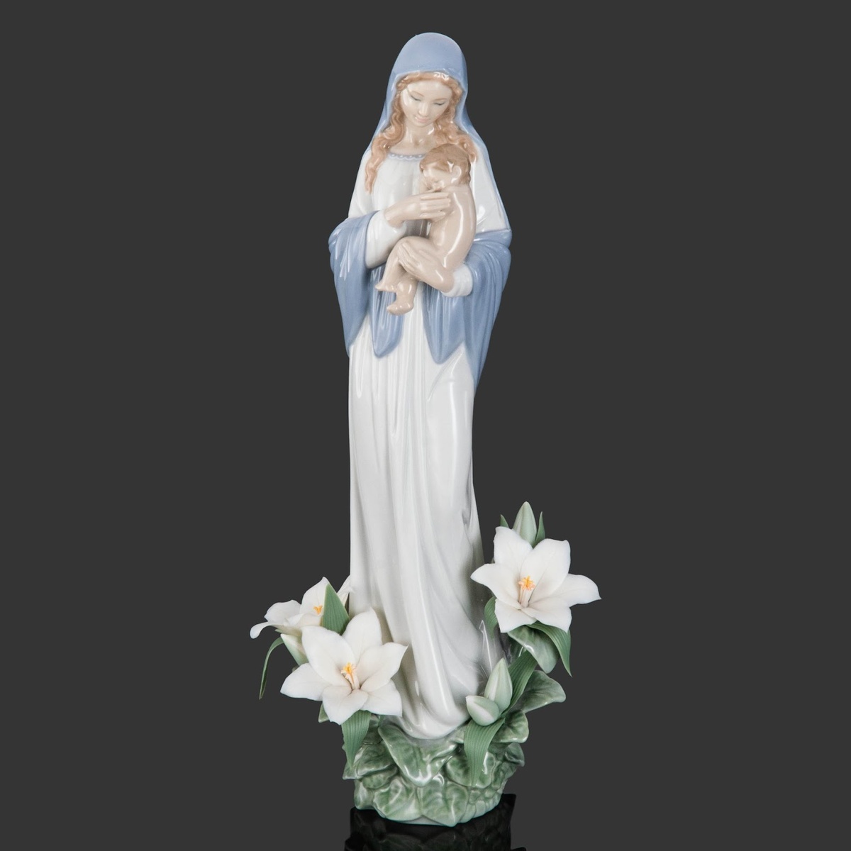 Статуэтка "Мадонна в цветах", скульптор Jose Javier Malavia, фарфор, роспись, Lladro, Испания, 2007 г.