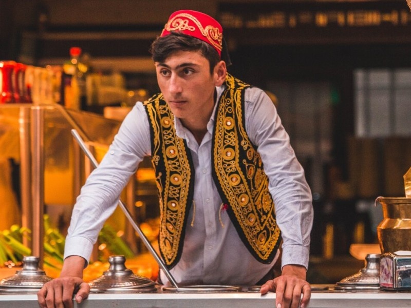    В «Яндекс Маркете» появился нейроассистент по подбору товаров