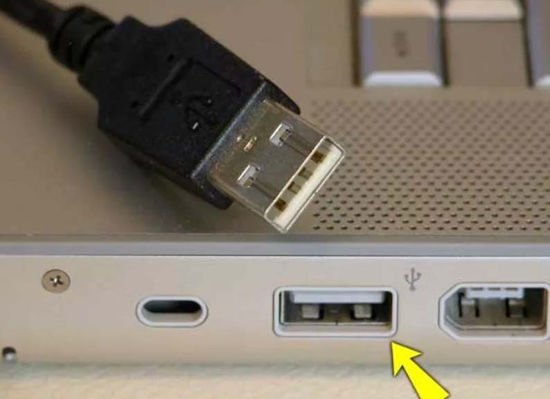  Порт USB-A и штекер