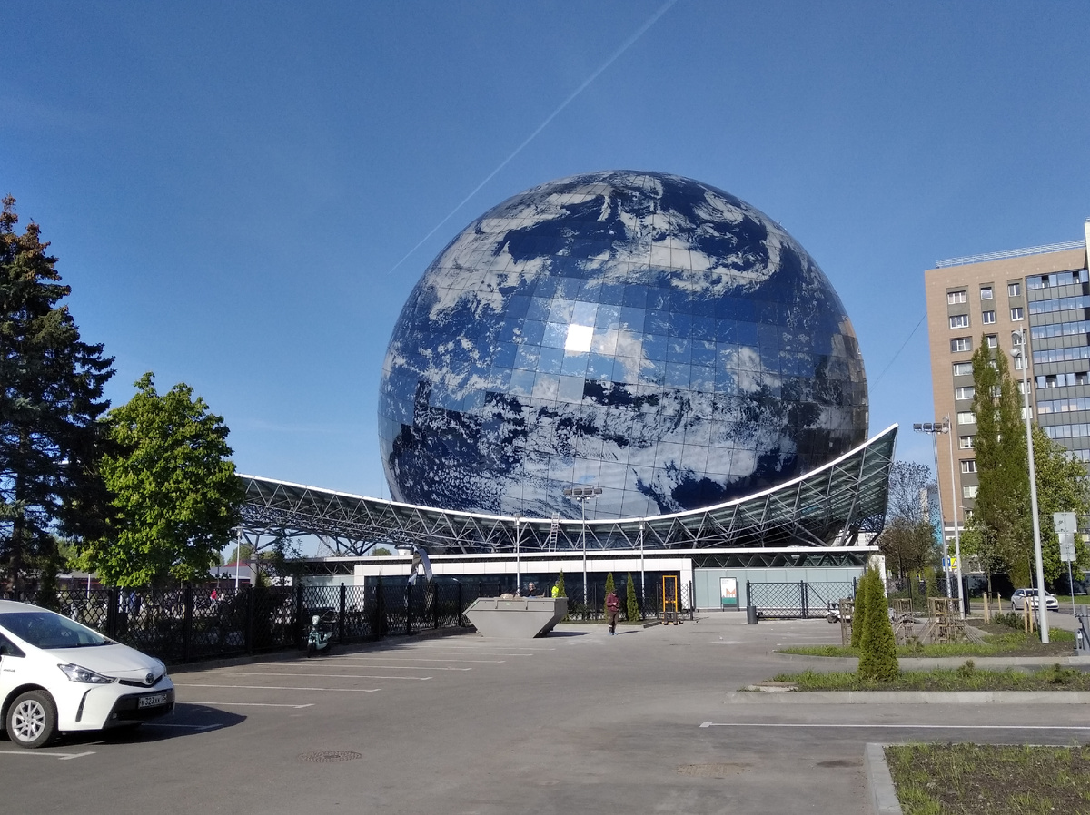 Вид на шарик от Эстакады. Листайте