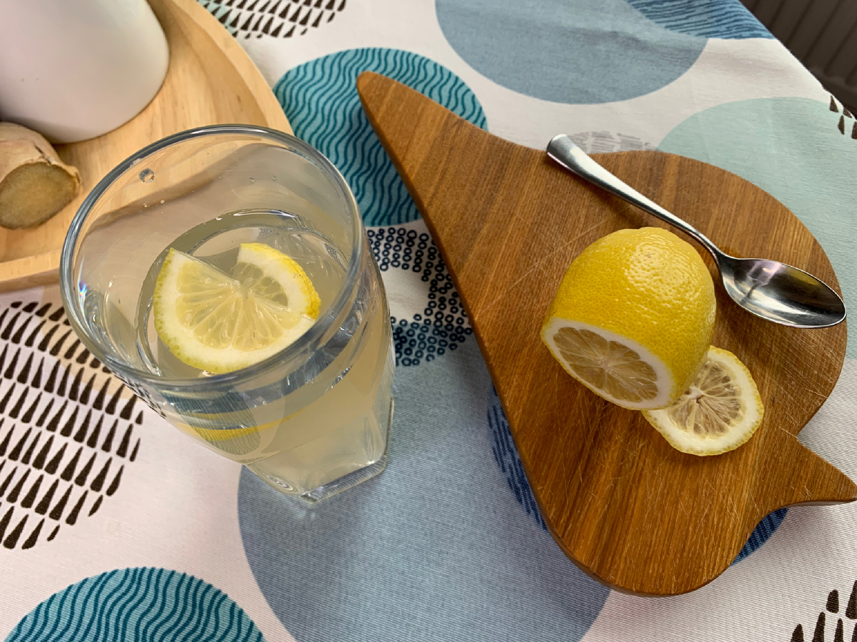 Имбирная вода с лимоном и мёдом