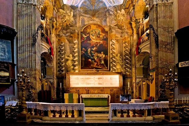 Реликвия в соборе Иоанна Крестителя в Турине. Из открытых источников