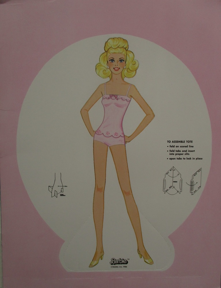 Сама хозяйка набора - Барби. 