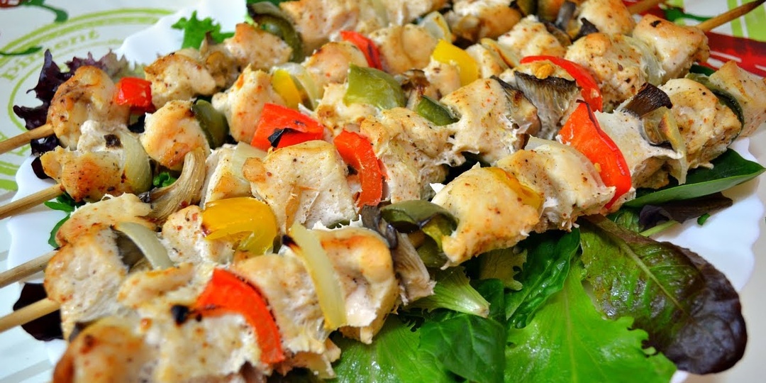 Шашлык без угрызения совести - рецепт из куриной грудки.